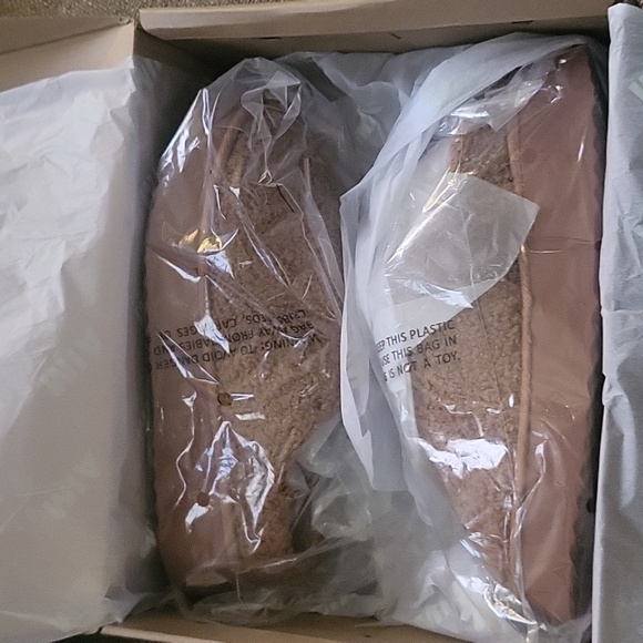 NWT MIA SHEARLING SHOES - Picture 6 of 7